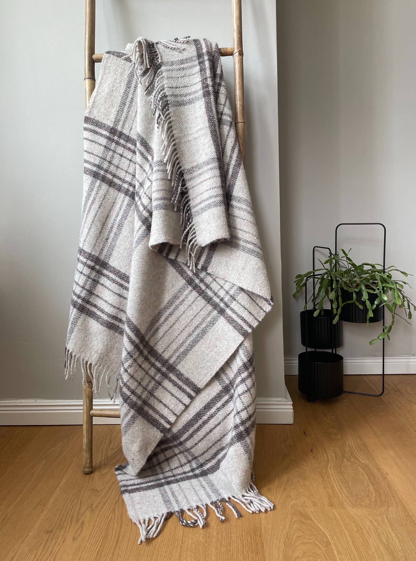 WoolOnly - Wholesale Throw Blanket - Wool blanket plaid 130 x 200 cm checkered, melange gray-beige3
