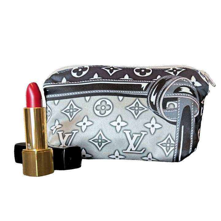 Louis Vuitton LV Monogram Vintage Zijde Sjaal Beauty Tas voor wholesale door Vintage Luxe Up