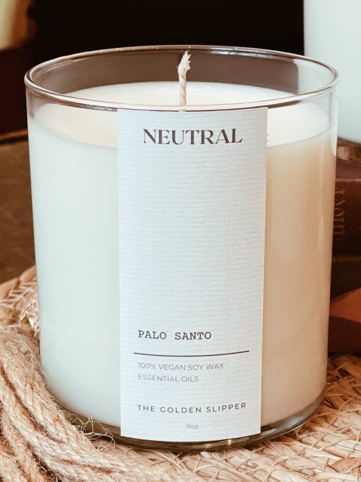 Candela in cera di soia vegana al Palo Santo "Neutral" per la vendita all'ingrosso da parte di The Golden Slipper