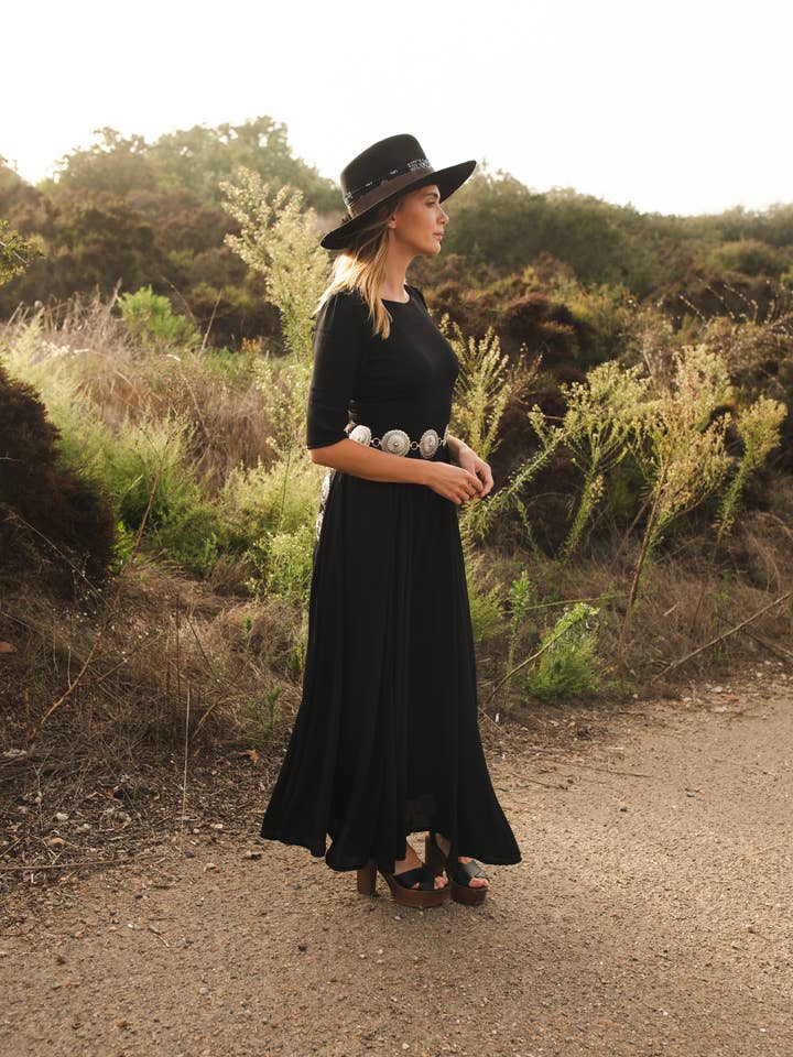 Jennafer Grace - Wholesale Dress - Women's - Black Reversible Fitted Maxi Dress6