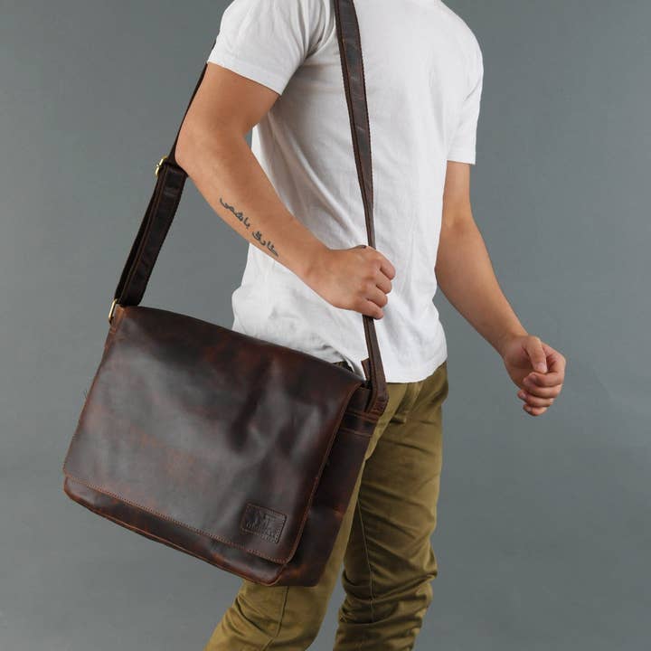 Kayden Messenger Bag for wholesale by Classy Leather Bags