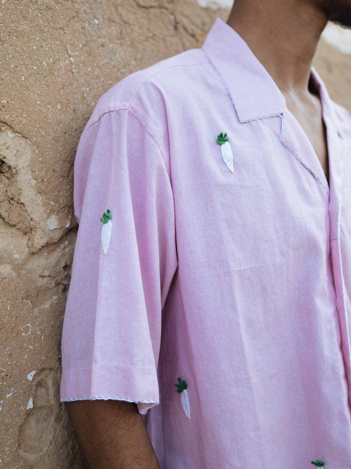 CHEMISE BRODÉE RÉCOLTE DE RADIS - 100% COTON pour la vente par Choyal - Fair Trade Unisex Clothing