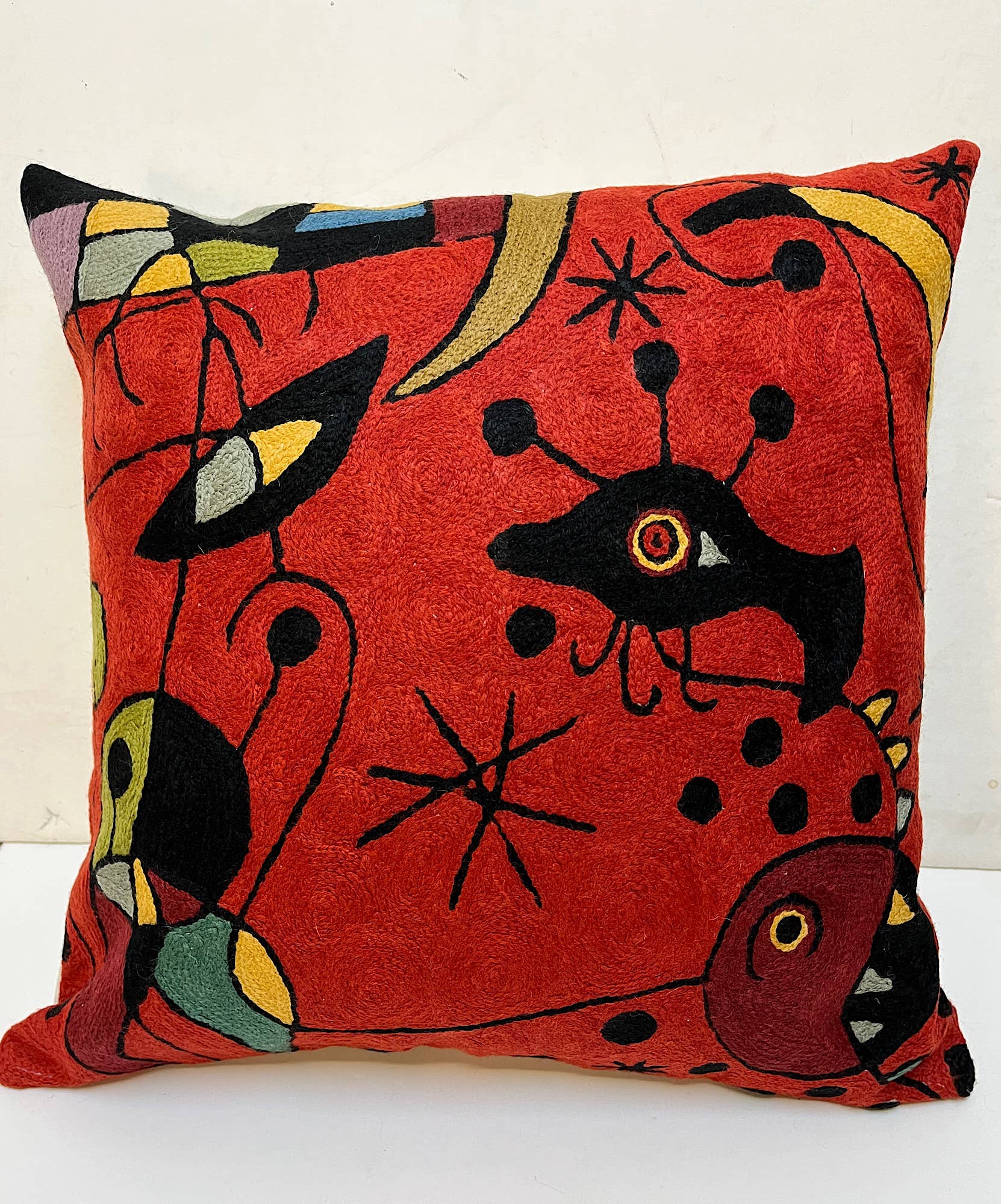 natural habitat - Wholesale Throw/Decorative Pillow - Pillow Chainstitch 18" Miro #9R1