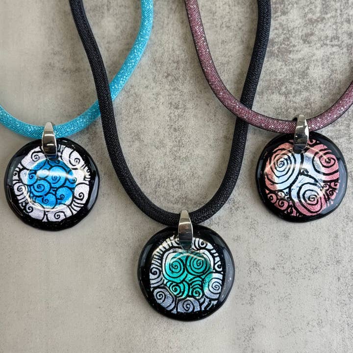 Italienskt Murano-glas extra stort runt hängsmycke chunky halsband för wholesale av Via Graceffo