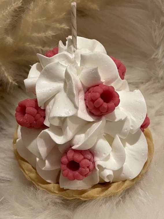 Raspberry tart candle for wholesale by Jolie Senteur