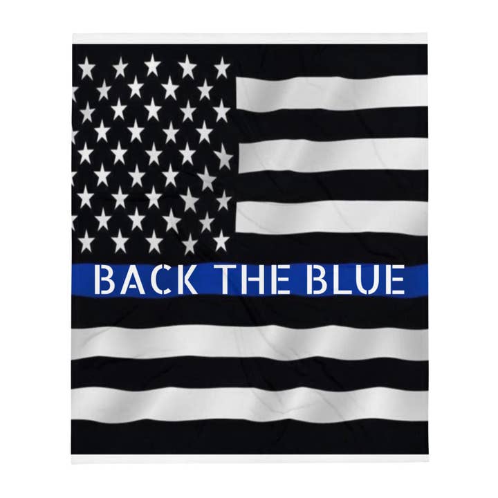 Couverture polaire ultra douce à fines lignes bleues, à l'arrière pour la vente par BreakOut Outfitters