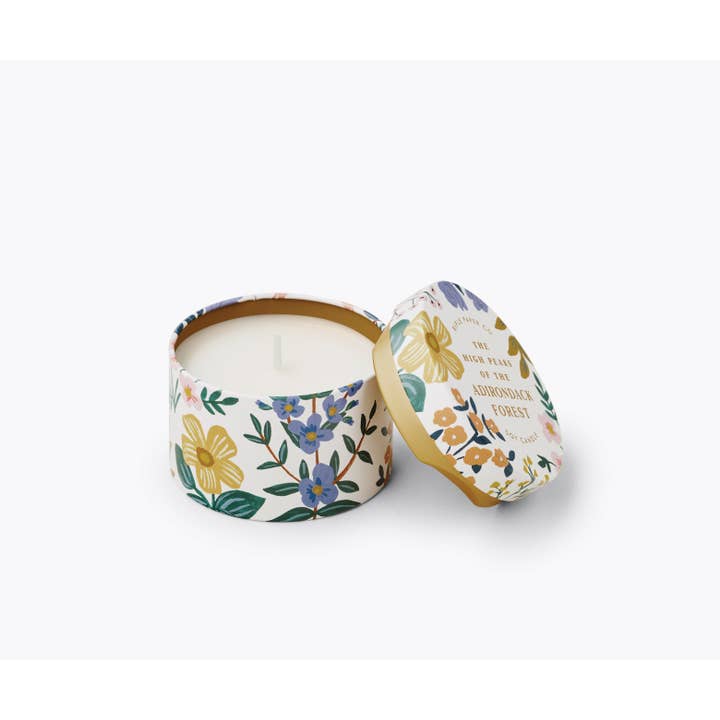 Rifle Paper Co - Vendita all'ingrosso Candele da viaggio - Candela in latta The High Peaks of the Adirondacks Forest da 3 once1