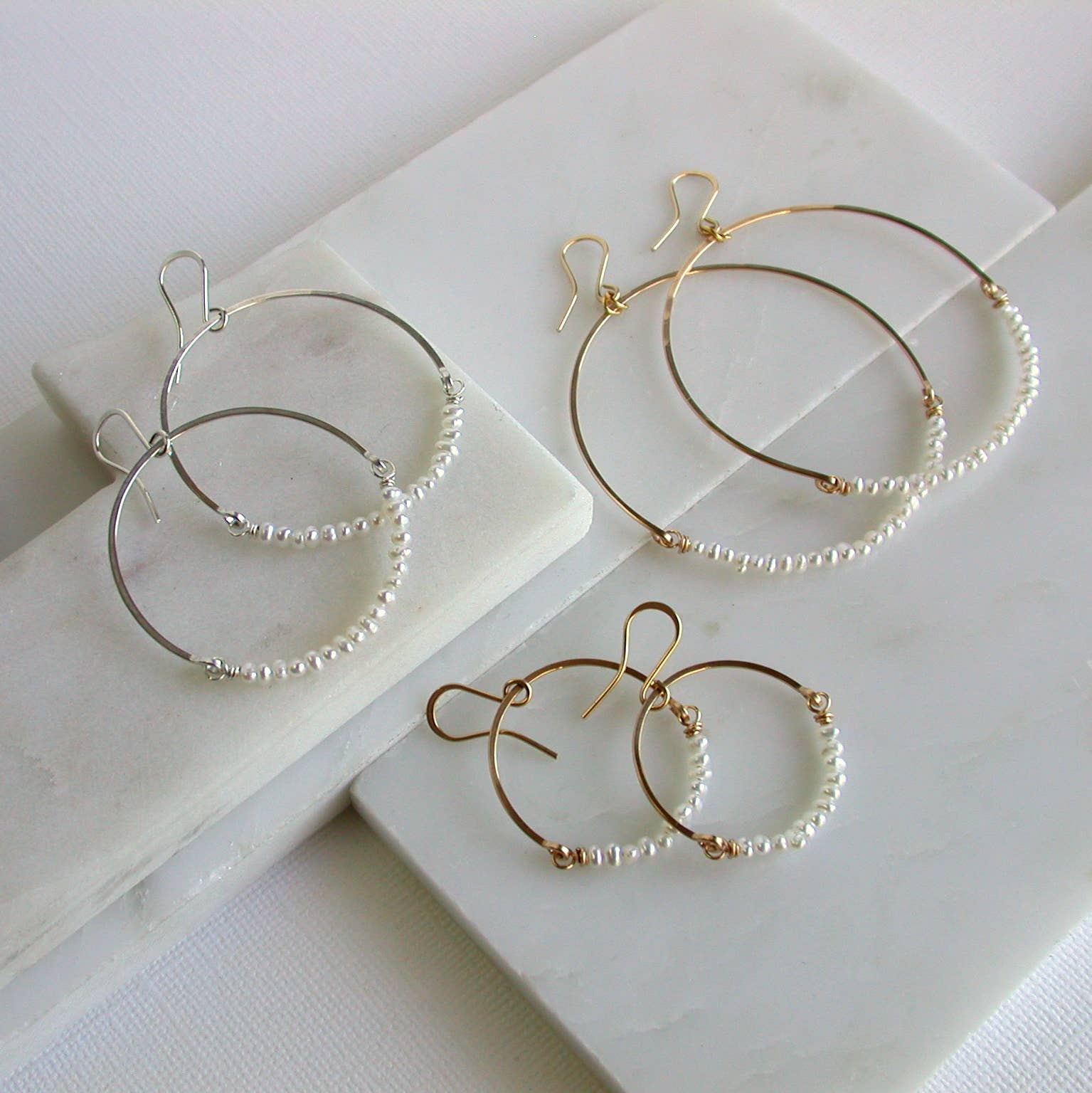 Linda Trent Jewelry - Vendita all'ingrosso Orecchini a cerchio - Cerchi di perle. Scegli tra tre misure.1