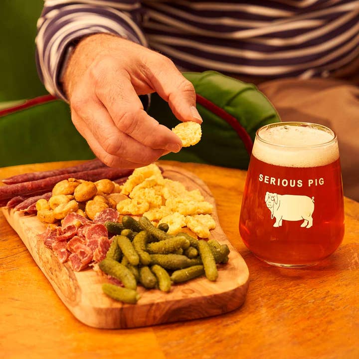 Serious Pig – wholesale Cheese – Crunchy Snacking Cheese with Caramelised Onion (24 x 24g) 1