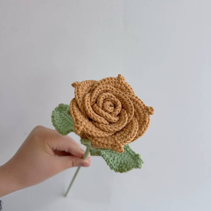 Lilyrosy(Duty free) – Decoração de Natal por atacado – Tulipa de Croché, Bouquet de Rosas, Presentes Feitos à Mão, decoração de férias5