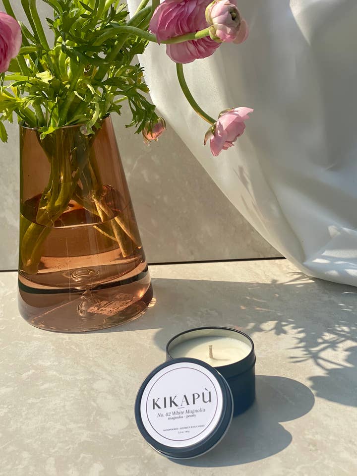 No. 02 White Magnolia Small Candle for wholesale by KIKAPU
