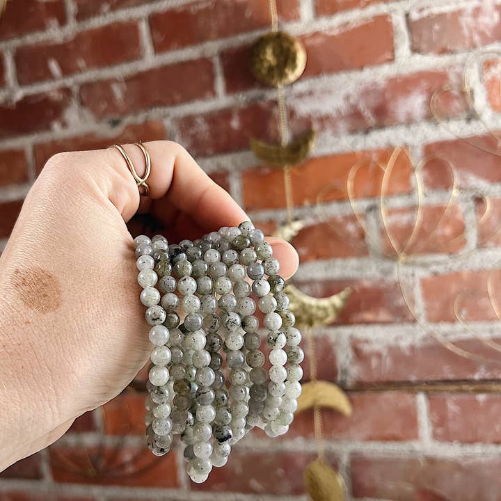 Pulsera de piedra redonda de labradorita elegida intuitivamente para venta al por mayor de Wild Alabaster