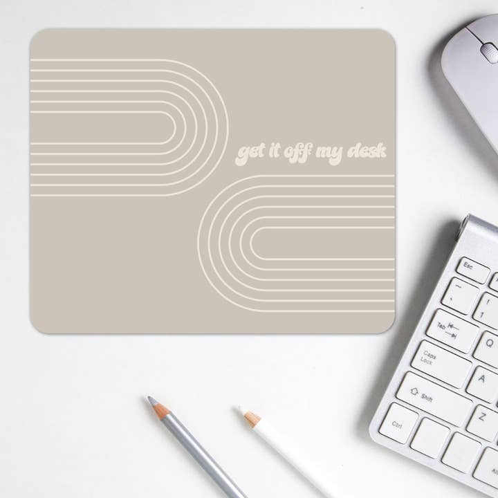 Alfombrilla de ratón Get It Off My Desk | Regalo inspirado en Taylor Swift para venta al por mayor de The Game Day Family