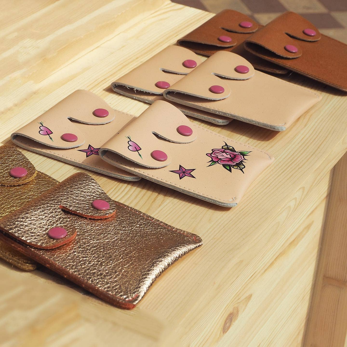 'Alkemest - Vendita all'ingrosso Portamonete - Donna - Portamonete femminista in pelle dorata Metallica a forma di seni6