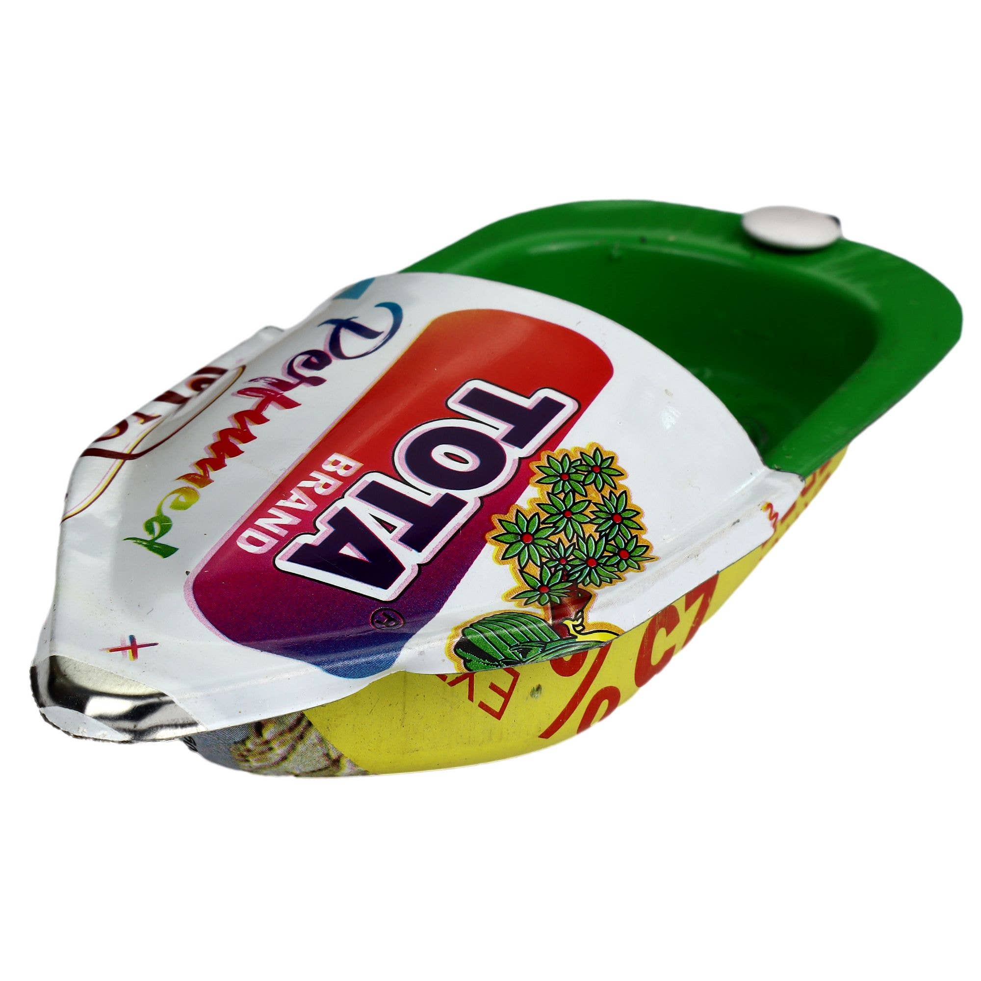 Tribal Trade GmbH - Wholesale Decorative Figurine - Tin Toy Mini Recycling Boat Candle Boat Pop Pop Tin2