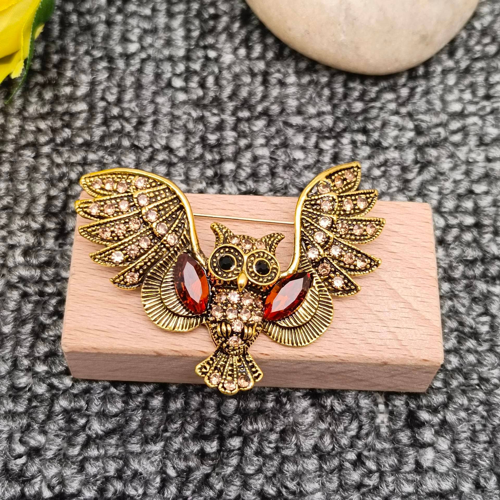 Mio Queena - Wholesale Brooch - Vintage Owl Brooch2