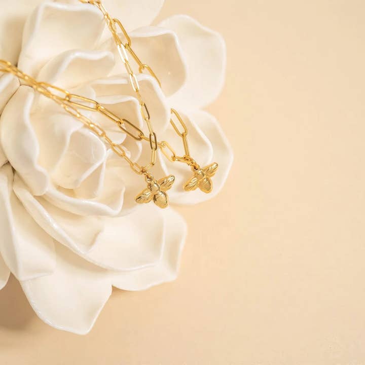 WJW - Wholesale Jewelry Set - 18K Gold PVD Mommy & Me Bee Matching Charm Necklace Set10