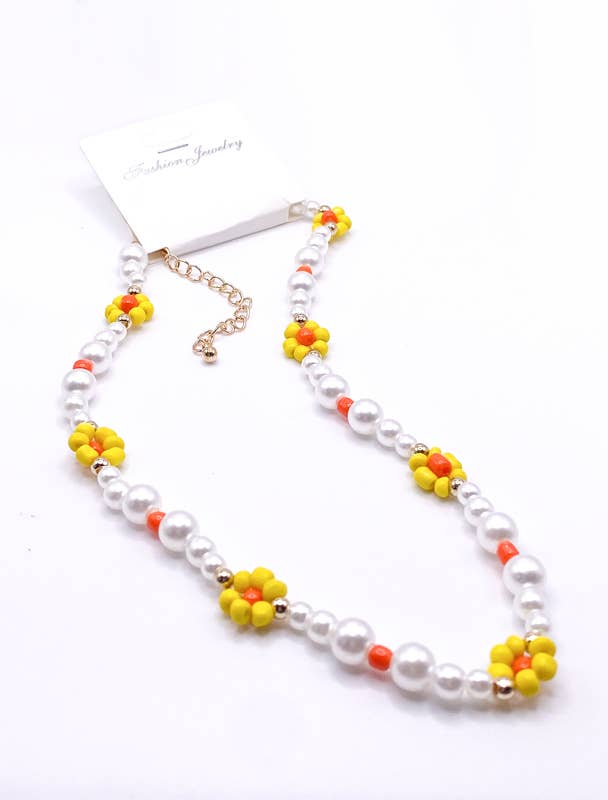 MULTI Daisy Love Pearl Necklace for wholesale on Faire7