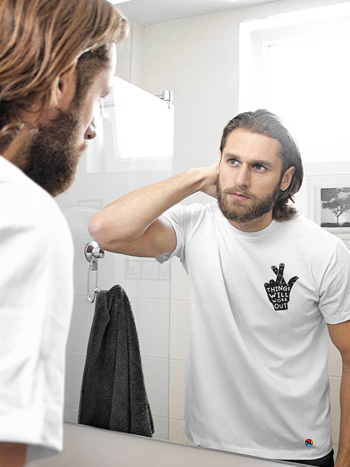 T-shirt met gekruiste vingers (verschillende kleuren) voor wholesale door Your Shirt Design GbR