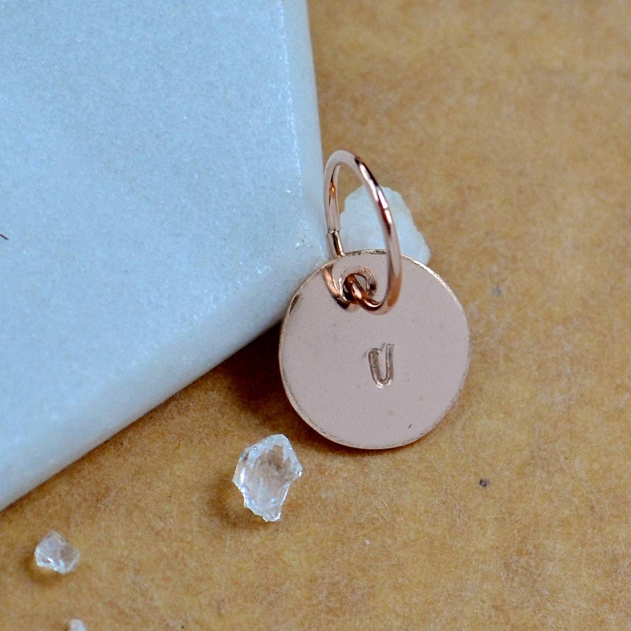 Foamy Wader - Venta al por mayor Abalorios/colgantes individuales - Set de abalorios con letra cursiva en minúscula, con letra cursiva, triple metal72