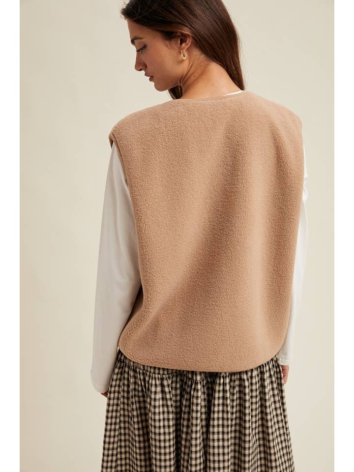 Wishlist Apparel - Wholesale Outerwear Vest - Women's - SHERPA VEST / WL25-106257