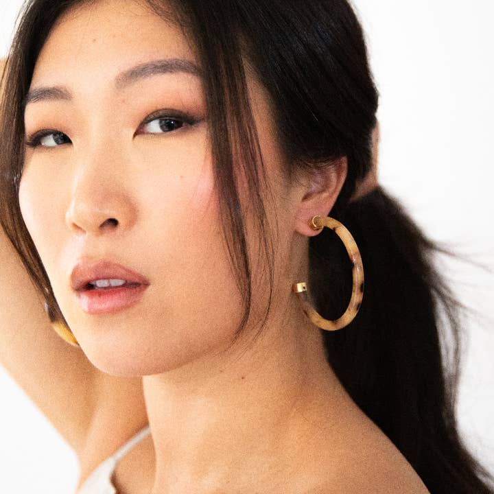 Pendientes de aro de concha de tortuga para venta al por mayor de Hoo Hoops