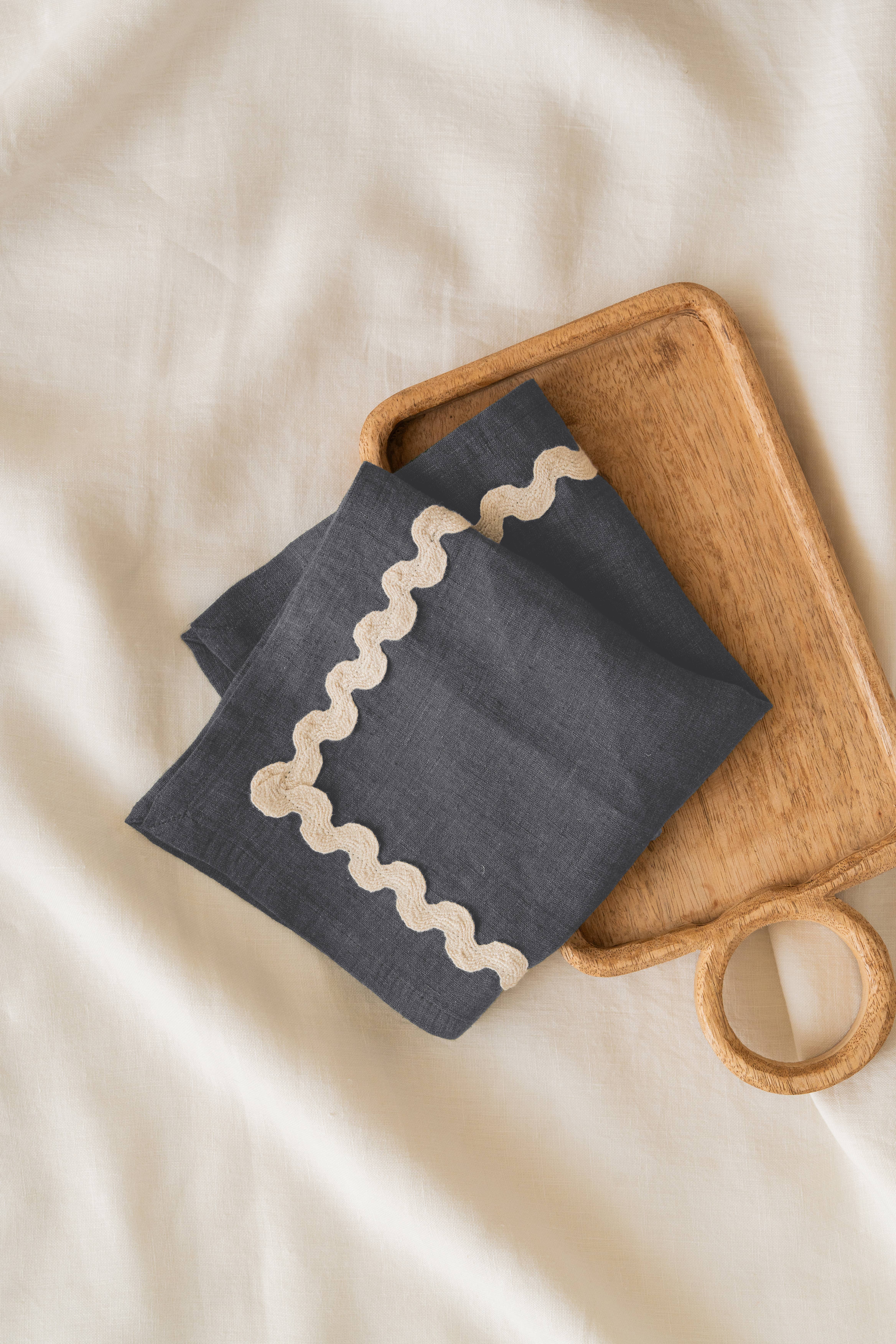 Live Linen – Großhandel Papier- & Stoffserviette – Moderne Leinenserviette – Natürliche Spitze2