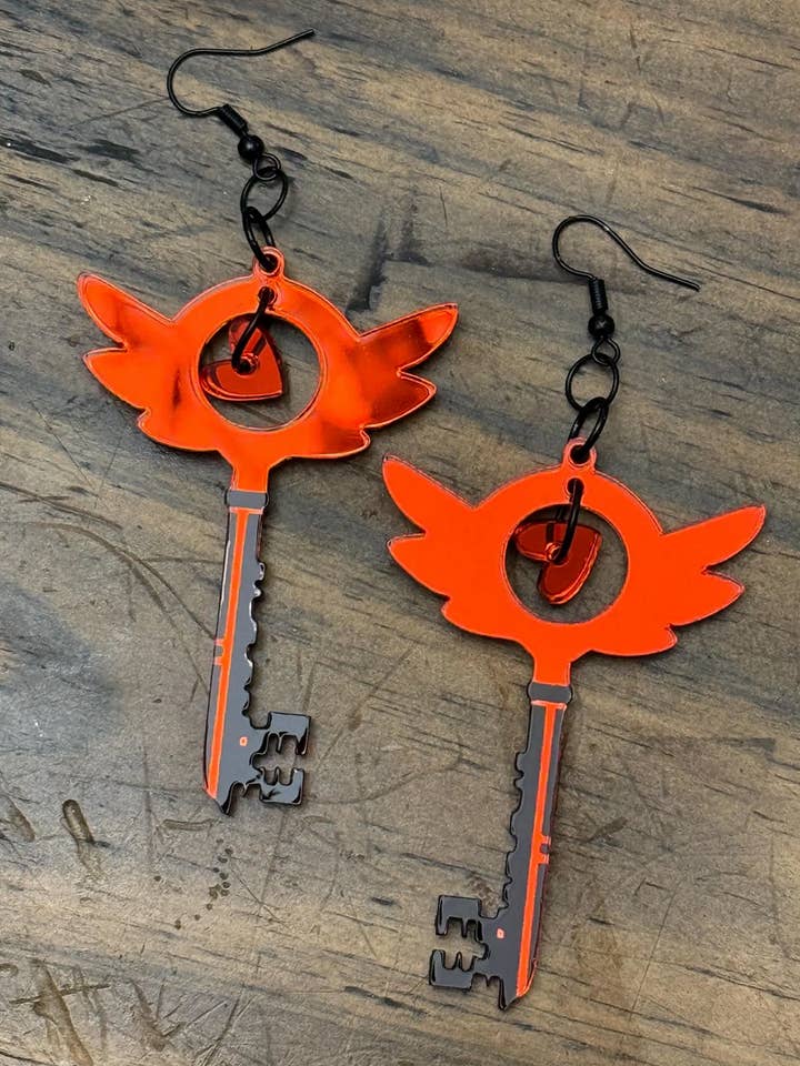 Brincos Acrílicos com Chave do Hazbin Hotel por atacado de Luna Luma Design