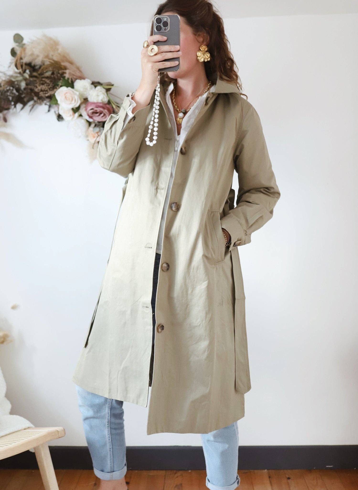Maison Sajes - Wholesale Trenchcoat - Dames - Trenchcoat Jim met capuchon, riem en knoopsluiting0