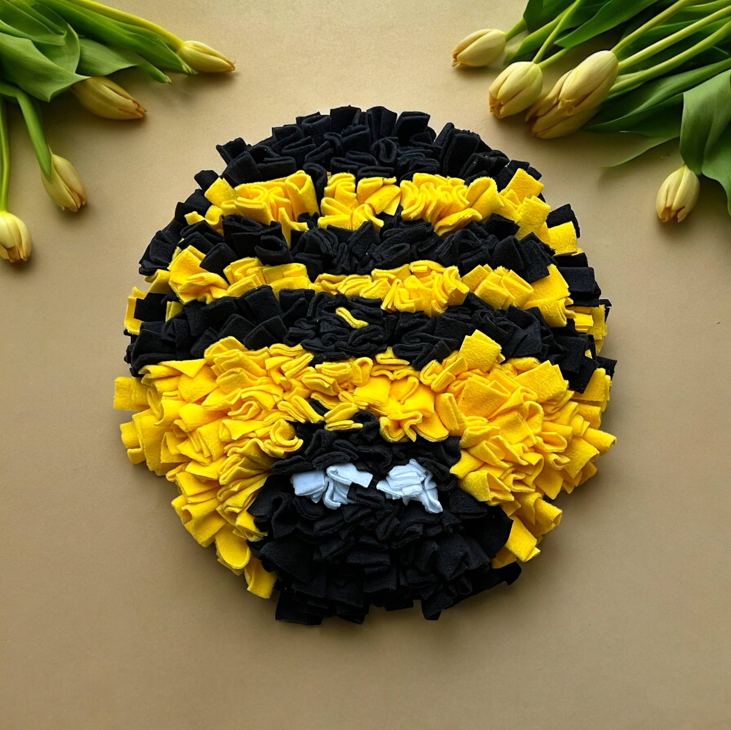 Schnüffel Dog - Wholesale Pet Plush Toy - Dog - Large bee-look snuffling rug1