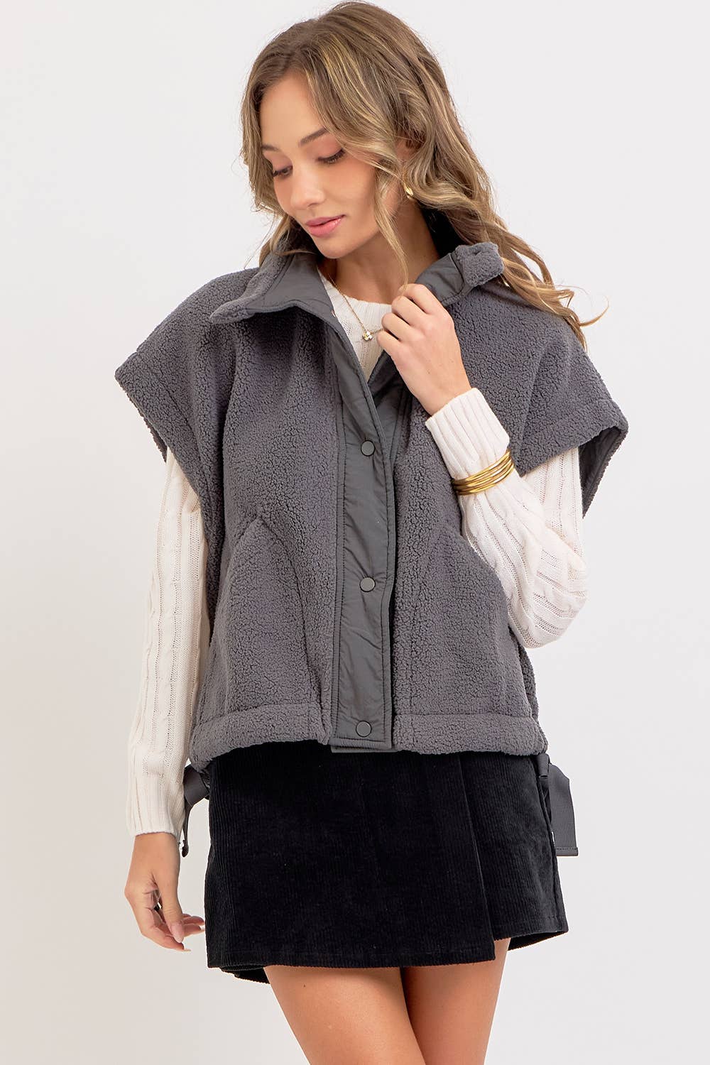 Sweet Lovely by Jen - Wholesale Outerwear Vest - Women's - OVERSIZED FLEECE VEST34