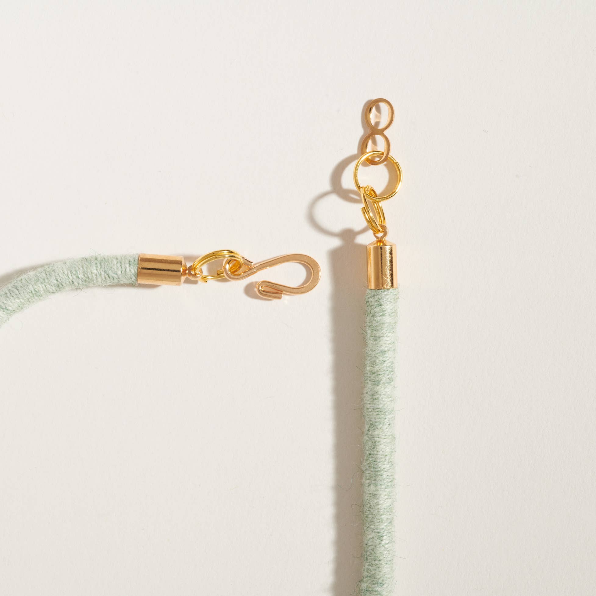 SASHA – wholesale Choker/Krage – Petit-halsband – tunn choker för vardagsbruk3