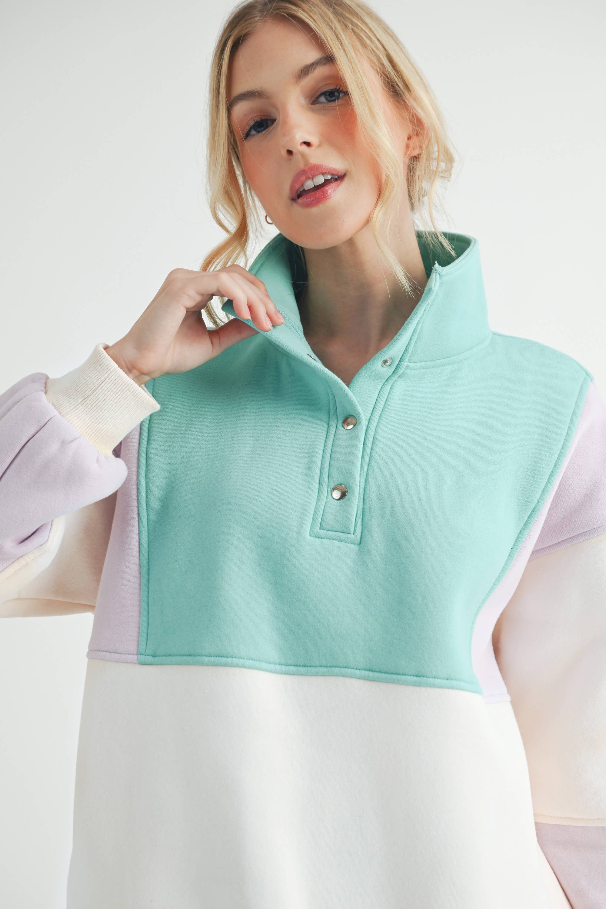 AEMI + CO – wholesale Sweatshirt - Dam – 992EK Glo colorblock-tröja med tryckknappar53