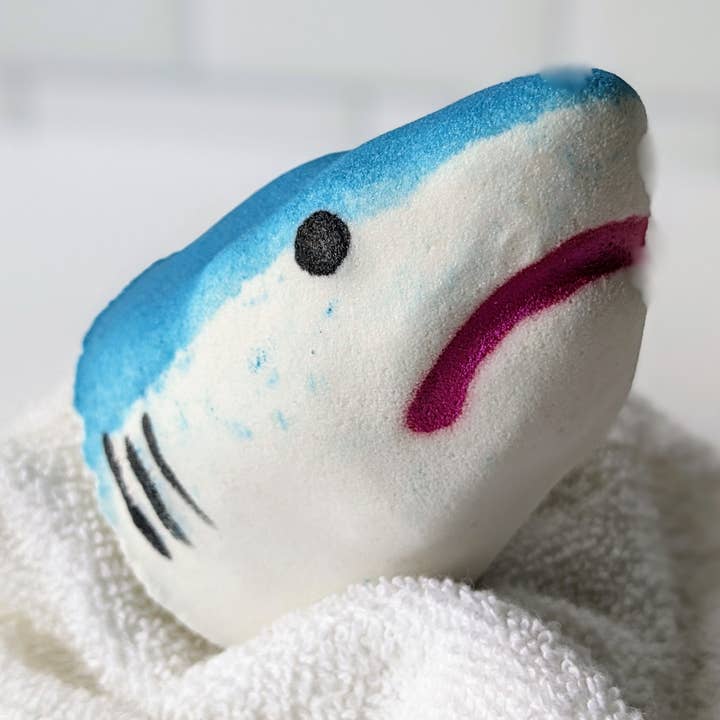 Beachy Bubbles Bath Co - Wholesale Bath Bomb/Fizz - Shark Attack Bath Bomb0