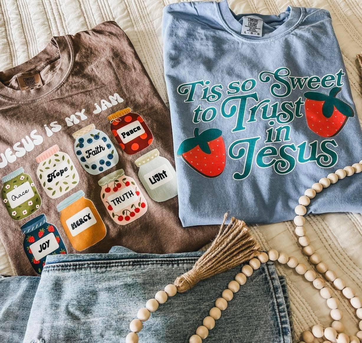 ZZ Threadz – T-shirt estampada - Mulher por atacado – Tão Doce Confiar em Jesus T-shirt Gráfica de Fé Comfort Colors1