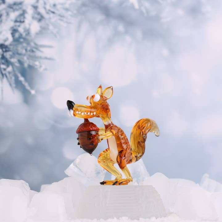 Adamodart - Wholesale Decorative Figurine - Glass ice age squirrel scrat figurine, squirrel with acorn