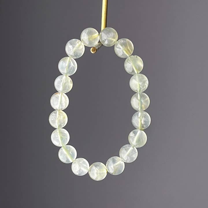 Bracelet en cristal de préhnite jaune vert clair Heart Chakra pour la vente par Ninaouity