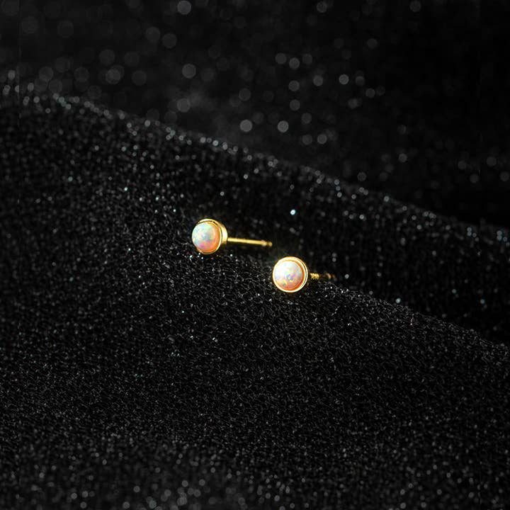 Orecchini a Lobo Minimalisti e Delicati con Opale in Argento Sterling 925 per la vendita all'ingrosso da parte di Perimade & Co. LLC