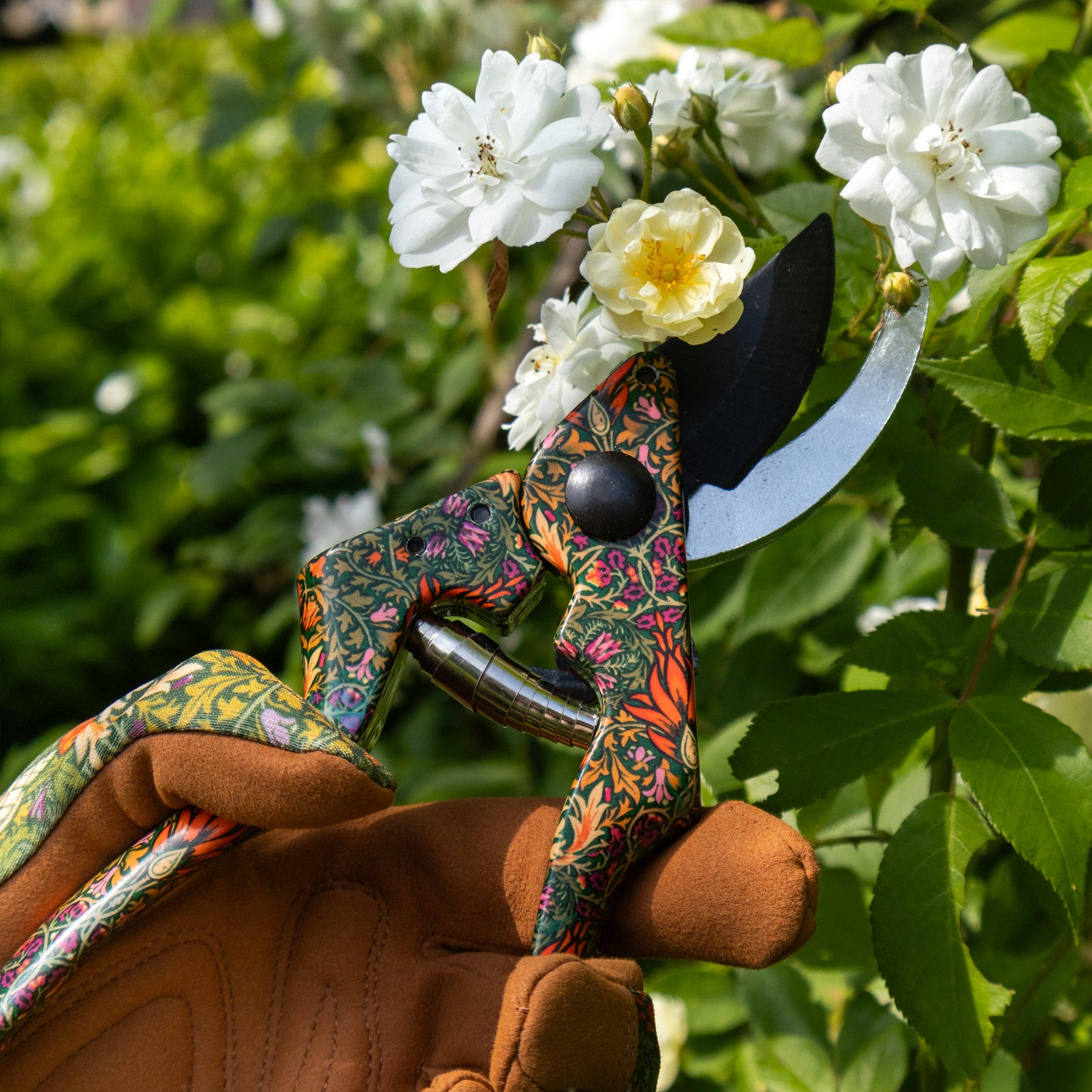 Robert Frederick Ltd - Wholesale Garden Tool - Orange Grove Secateurs - William Morris Snakeshead Design3