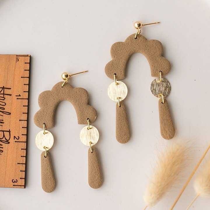 Ler ørering | umber dangles | neutral samling for engroshandel hos Hazel n Blue