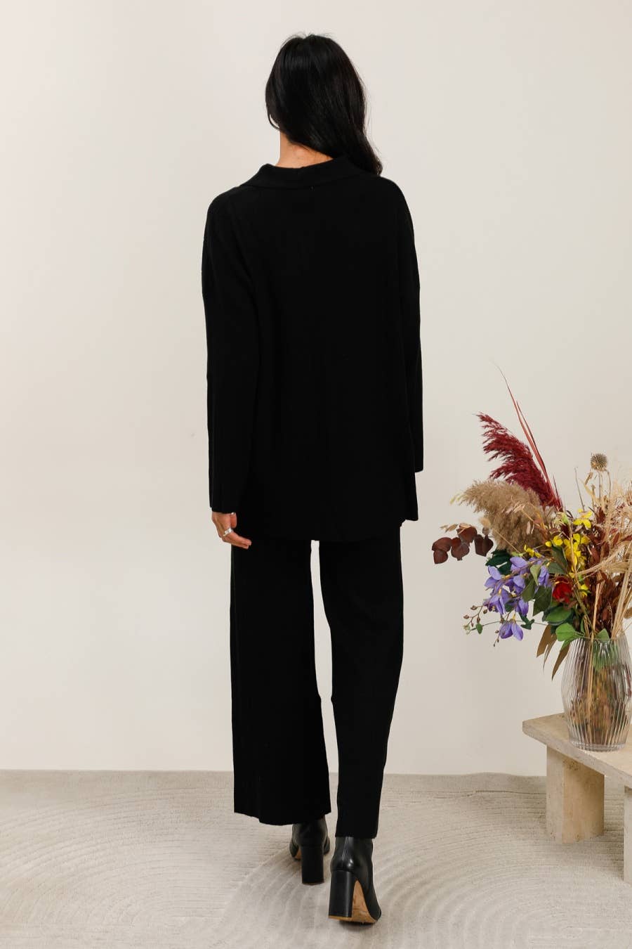 DIX-ONZE – Großhandel Loungewear-Set – Damen – Fließendes Strickset – Lässige Eleganz und Komfort3