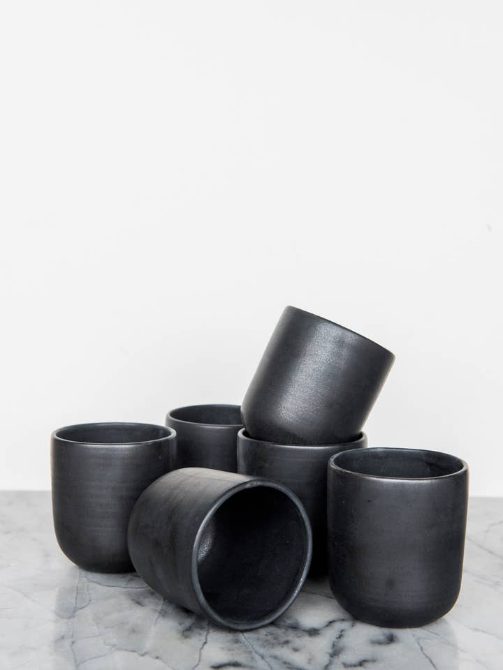 Sort mat stentøjs kaffekop for engroshandel hos Creating Comfort Lab