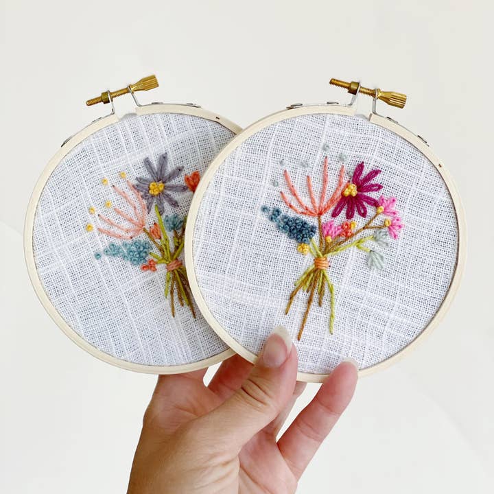 Islay's Terrace – Material para bordar/ponto de cruz por atacado – Bordado de buquê de flores silvestres - bordado de 4" costurado à mão4