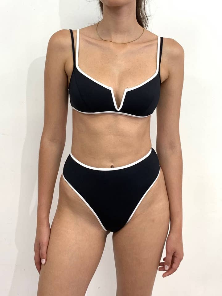 Bas taille haute à passepoil contrasté FREE SOCIETY pour la vente par Free Society