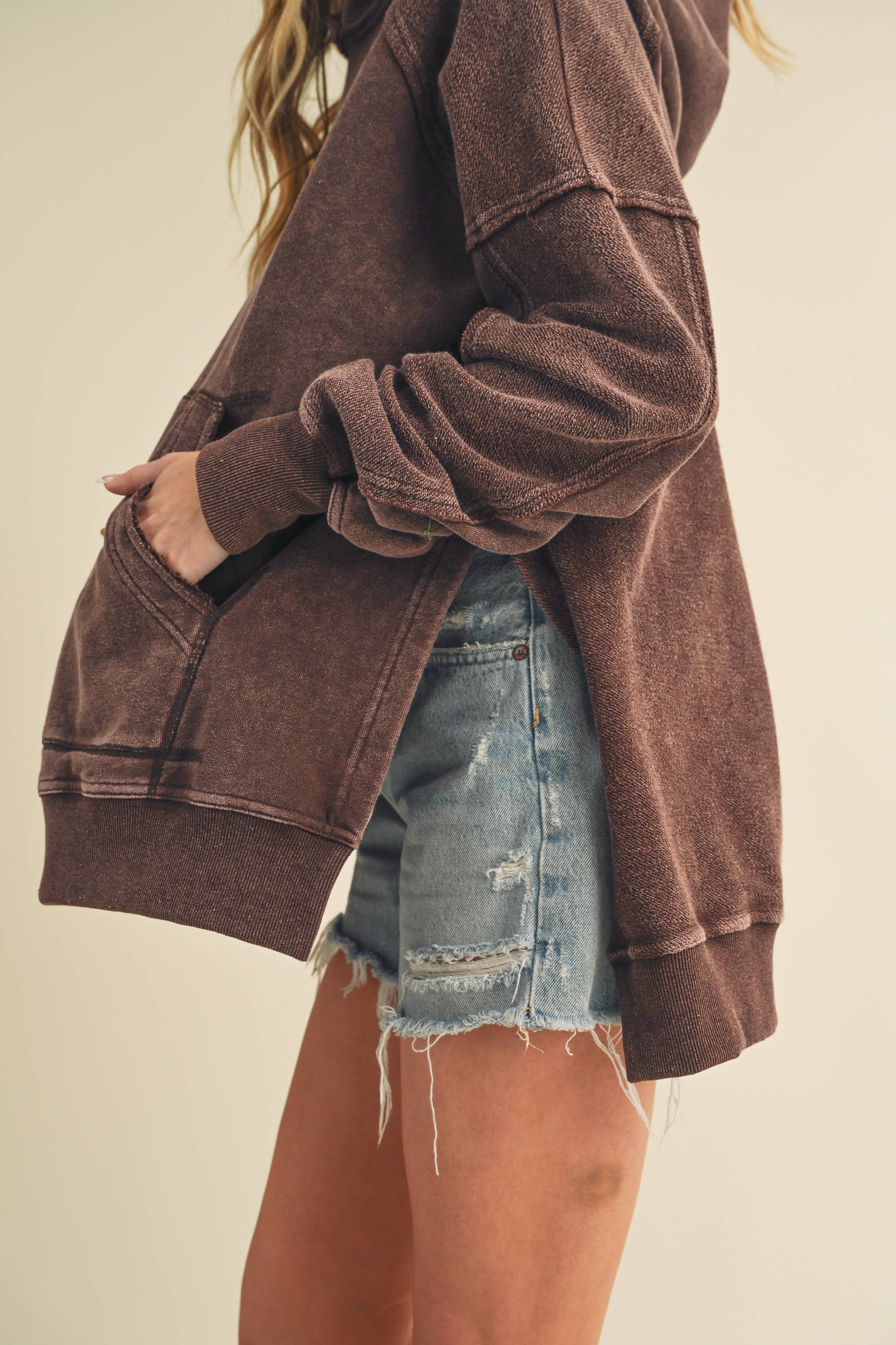 AEMI + CO – wholesale Hoodie – Women's – 966CK Deb Washed Hoodie 518