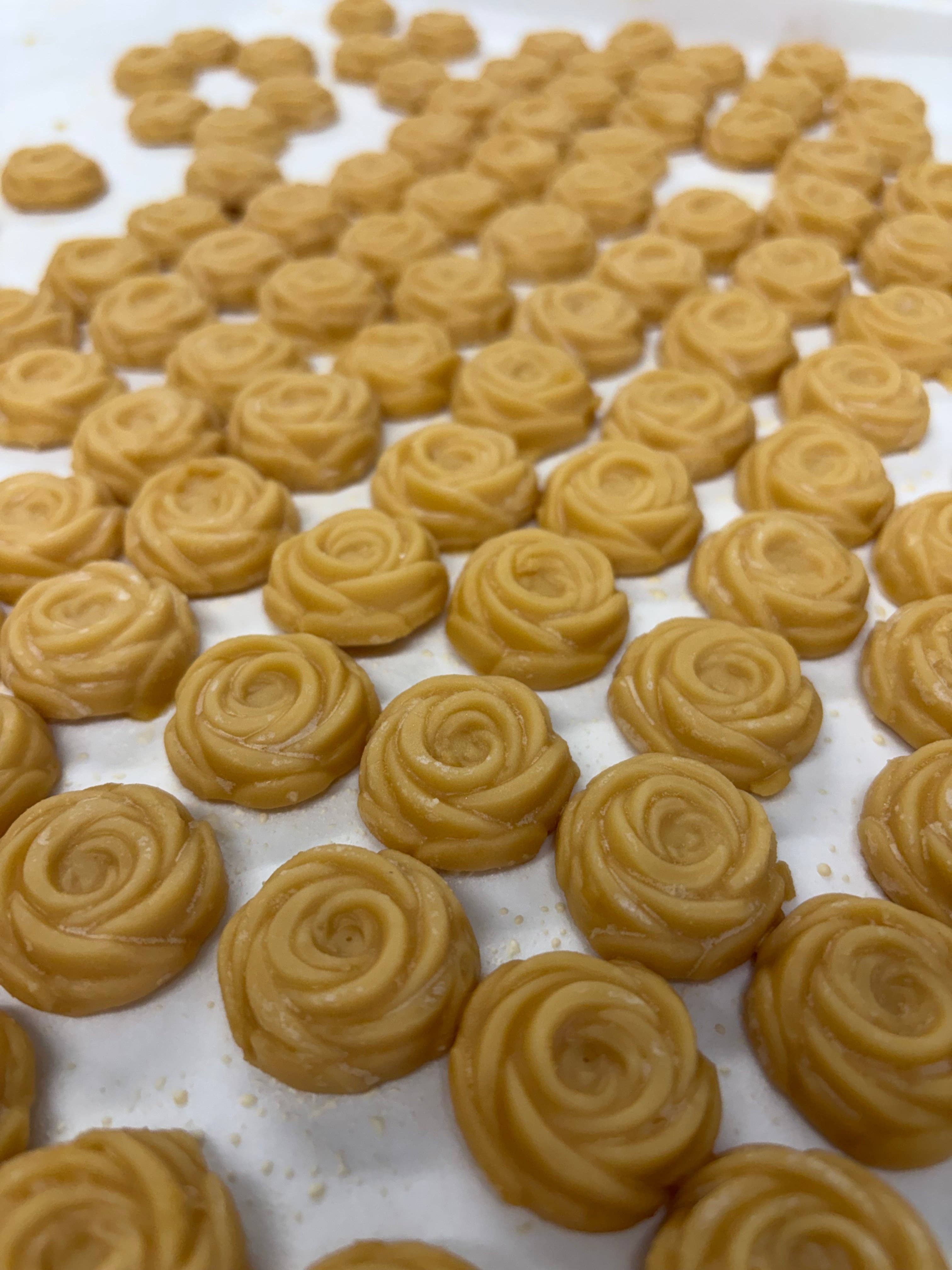 Maple City Candy - Wholesale Hard Candy - Pure Vermont Maple Candy- 2 Pieces Roses2