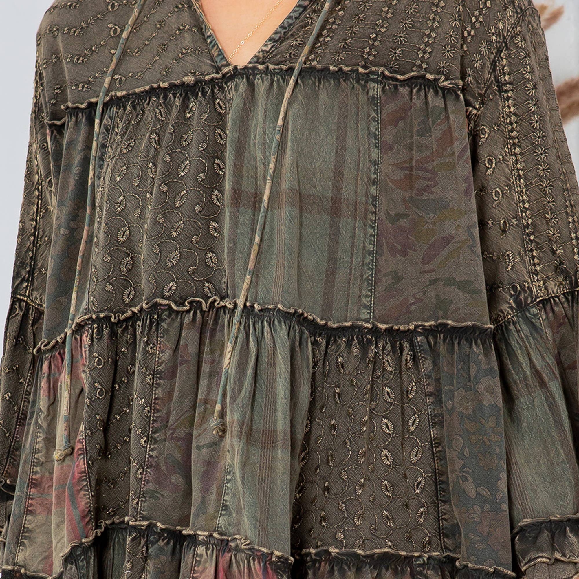 Young Threads - Vente Tunique – femme - Fusion artistique : Haut Jhabla surteint avec broderie également en PLUS11