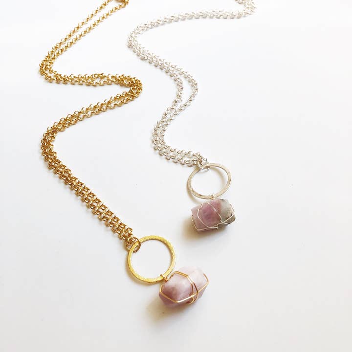 Collier pendentif géométrique | Kunzinite | plaqué or/argent pour la vente par Champagne on a Wednesday