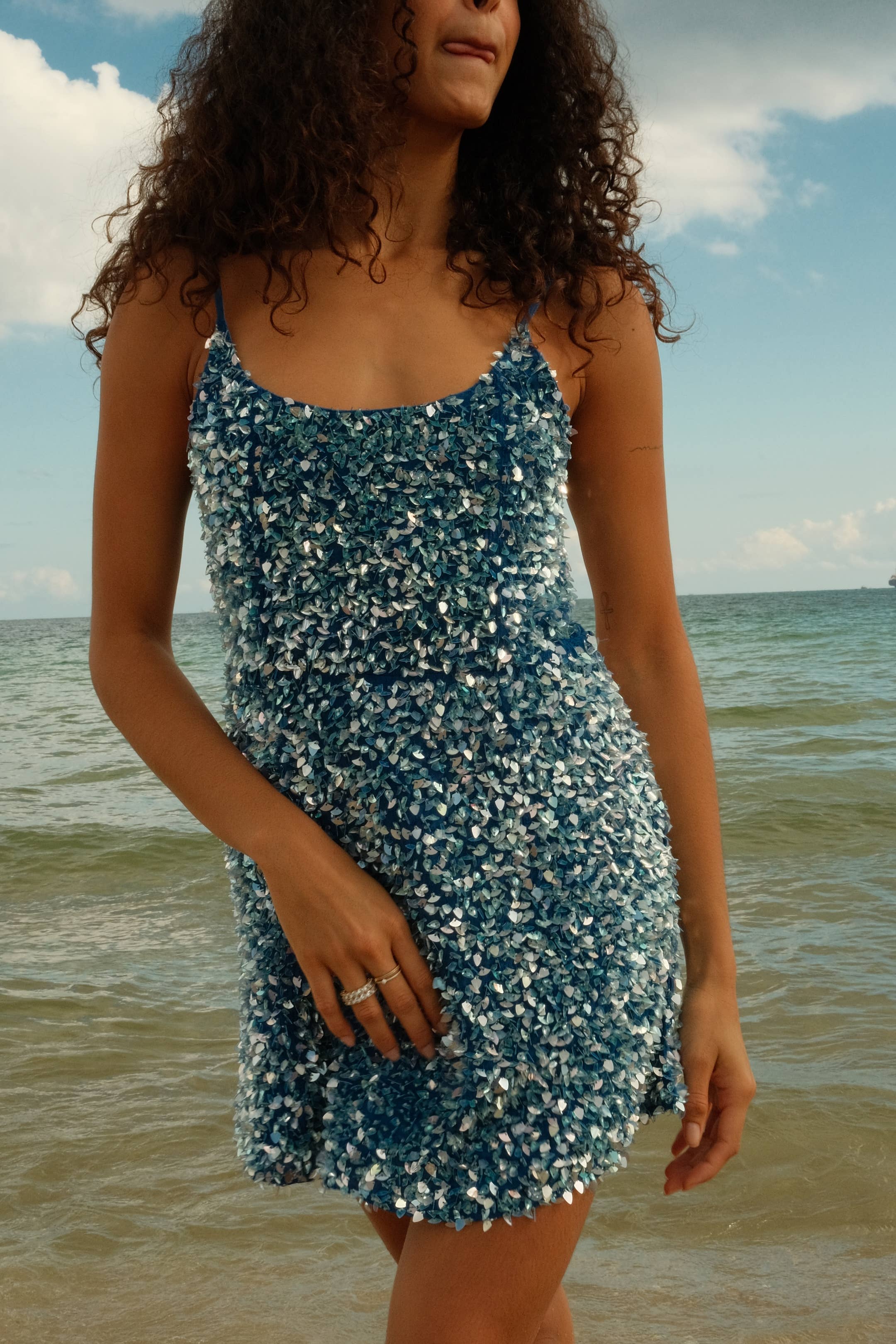 pītusa – Engroshandel Kjole - Dame – Minikjole med havglas pailletter12