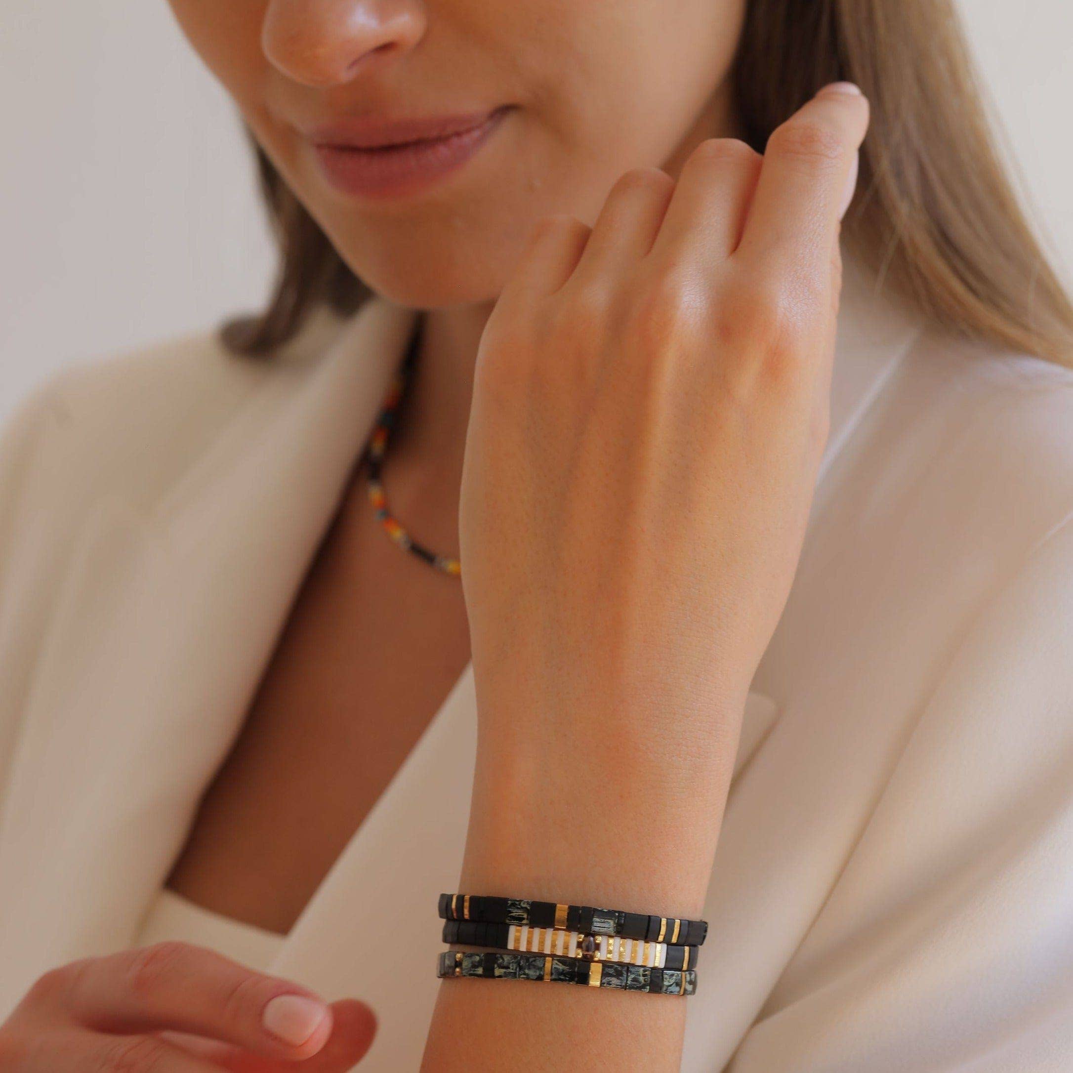 Koss Design – wholesale Jewellery set – Parure Golden - Bracelets de Perles5